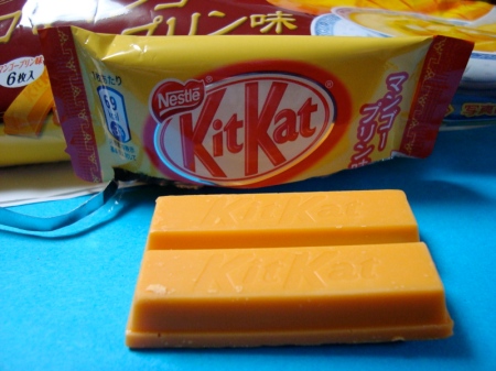 An individual mango pudding KitKat.
